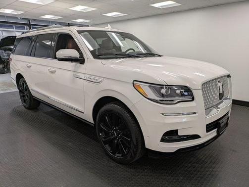 2023 Lincoln Navigator L Reserve