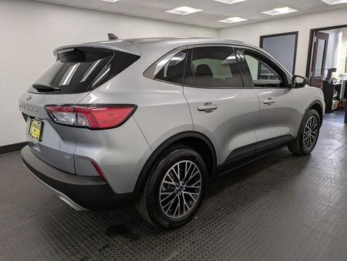 2022 Ford Escape PHEV SE