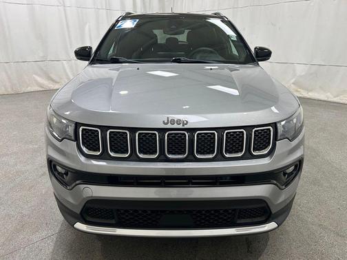 Billet Silver Metallic Clearcoat 2023 Jeep Compass Limited