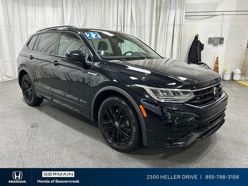Deep Black Pearl Effect 2022 Volkswagen Tiguan 2.0T SE R-Line Black