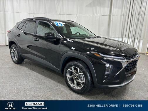Mosaic Black Metallic 2025 Chevrolet Trax LT