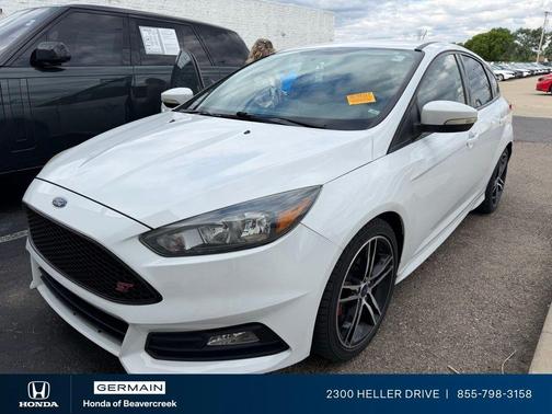 Oxford White 2017 Ford Focus ST Base