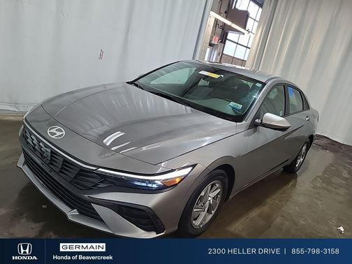 Metal 2024 Hyundai ELANTRA SE