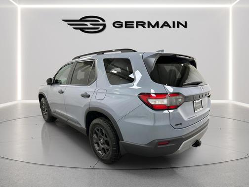 Sonic Gray Pearl 2025 Honda Pilot TrailSport