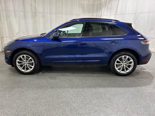 2025 Porsche Macan T