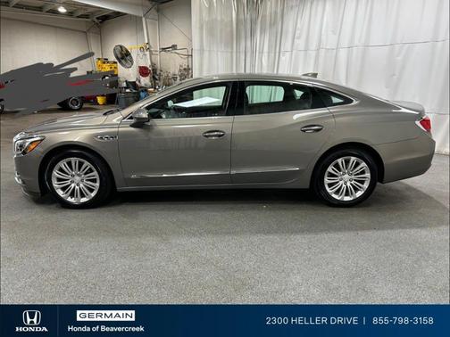 Pepperdust Metallic 2019 Buick LaCrosse Essence
