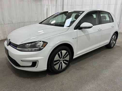 Pure White 2019 Volkswagen e-Golf SE