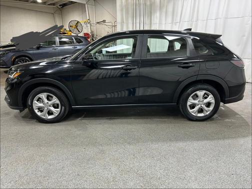 Crystal Black Pearl 2023 Honda HR-V LX