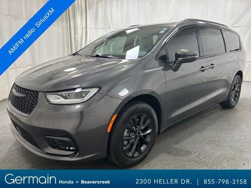 2022 Chrysler Pacifica Touring-L