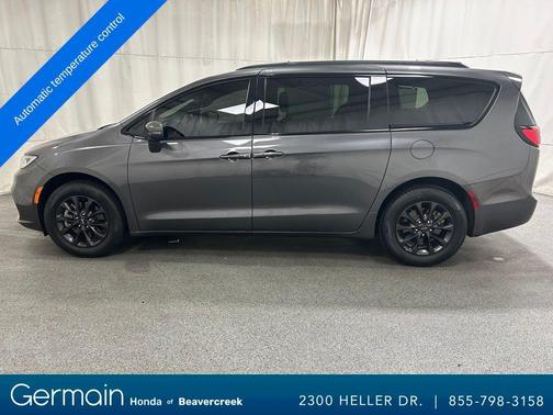 2022 Chrysler Pacifica Touring-L