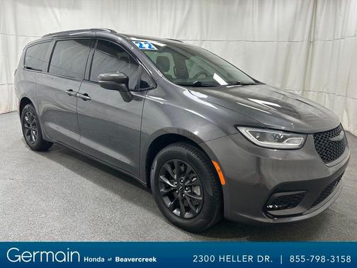 2022 Chrysler Pacifica Touring-L