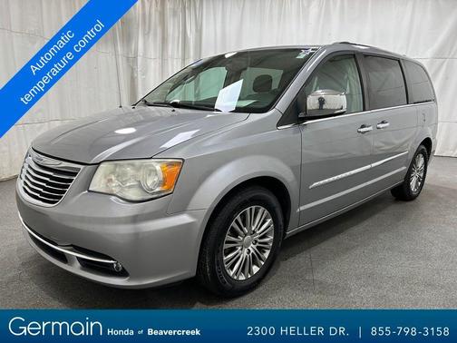 2014 Chrysler Town & Country Touring-L