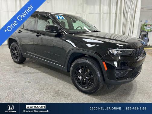 Diamond Black 2025 Jeep Grand Cherokee Laredo