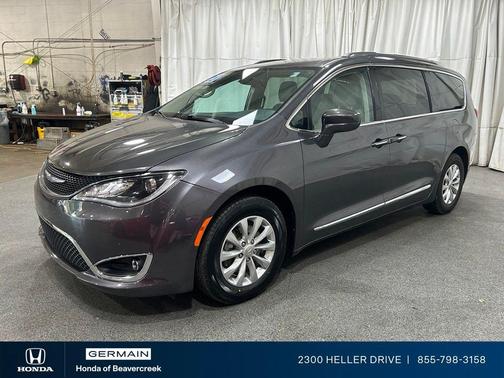Granite Crystal Clearcoat Metallic 2018 Chrysler Pacifica Touring-L