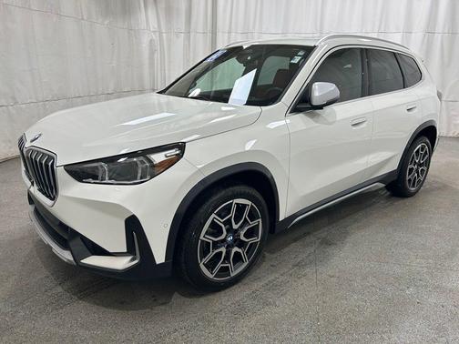 Alpine White 2023 BMW X1 xDrive28i