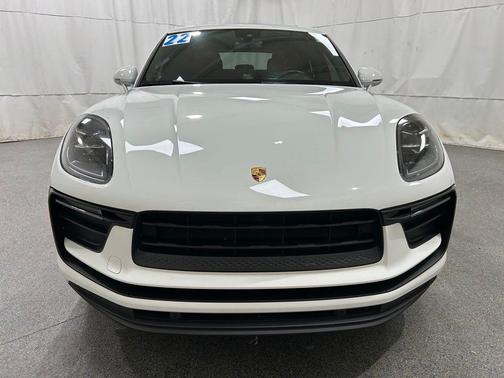 2022 Porsche Macan Base