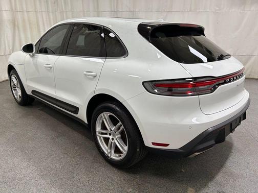 2022 Porsche Macan Base
