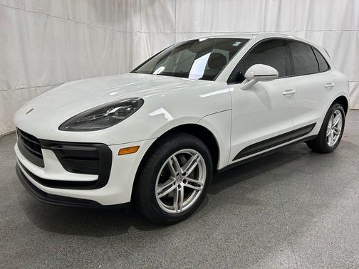 2022 Porsche Macan Base