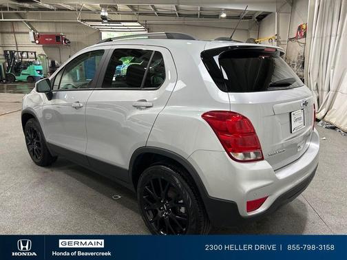 Silver Ice Metallic 2022 Chevrolet Trax LT