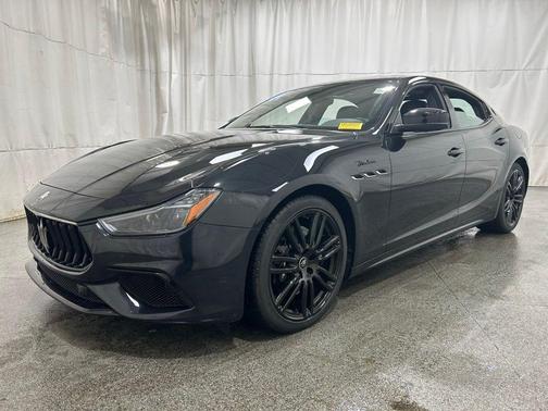 2022 Maserati Ghibli Modena Q4