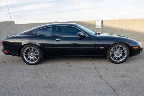 2000 Jaguar XKR Base
