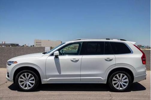 2018 Volvo XC90 T5 Momentum
