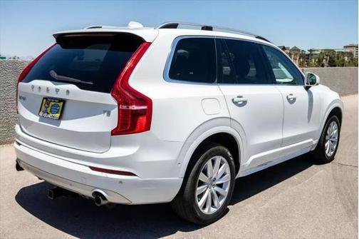 2018 Volvo XC90 T5 Momentum
