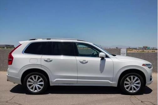 2018 Volvo XC90 T5 Momentum