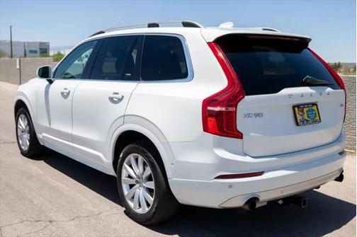 2018 Volvo XC90 T5 Momentum