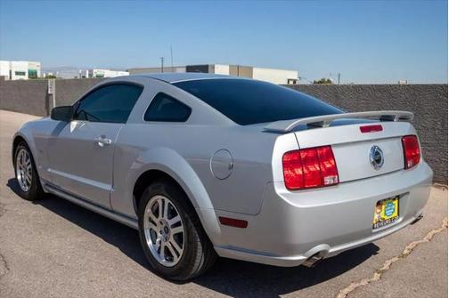 2005 Ford Mustang GT Premium