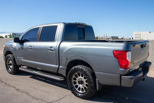 2017 Nissan Titan SV