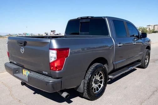 2017 Nissan Titan SV