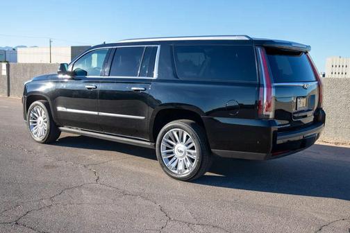 2017 Cadillac Escalade ESV Sport Platinum