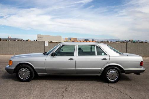 1987 Mercedes-Benz S-Class 300SDL