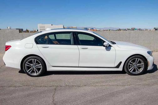 2016 BMW 750 I