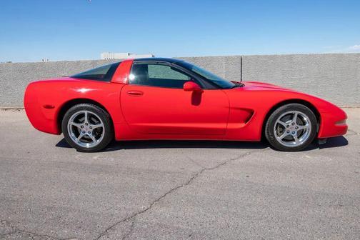 2001 Chevrolet Corvette Base