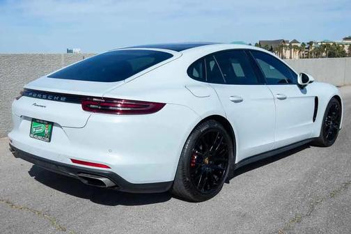 2018 Porsche Panamera 4