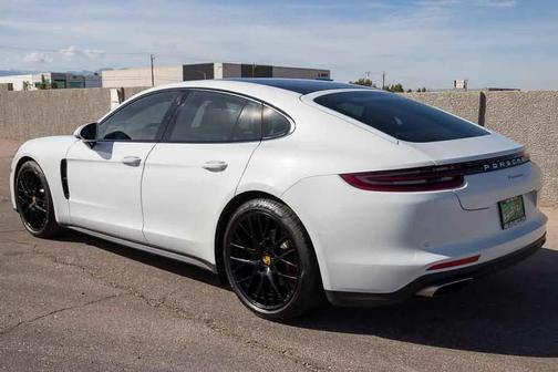 2018 Porsche Panamera 4