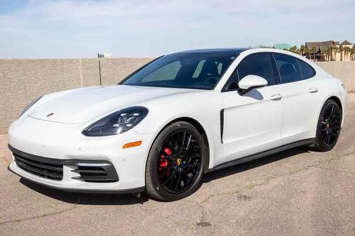 2018 Porsche Panamera 4