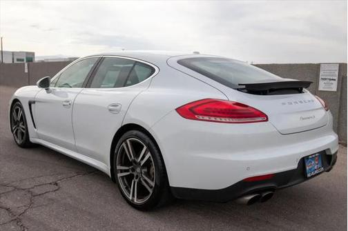 2014 Porsche Panamera 4
