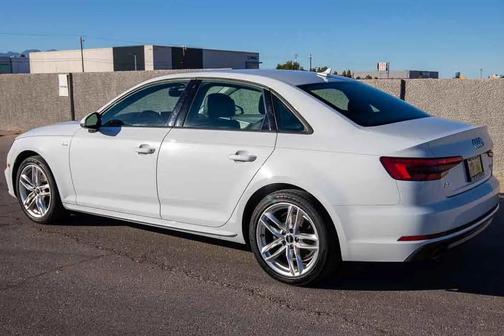 2017 Audi A4 Season of Audi ultra Premium