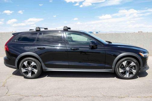 2020 Volvo V60 Cross Country T5