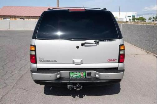 2004 GMC Yukon XL Denali