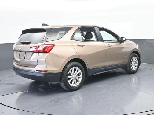 Sandy Ridge Metallic 2019 Chevrolet Equinox LS