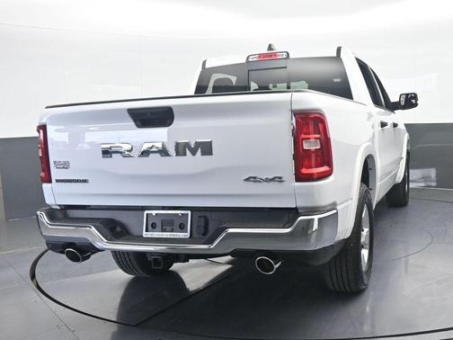 Bright White Clearcoat 2026 RAM 1500 Big Horn/Lone Star