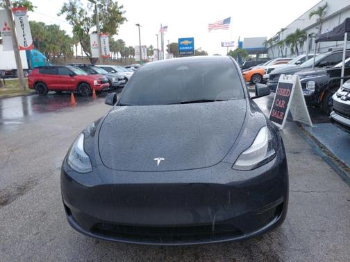 2025 Tesla Model Y Long Range