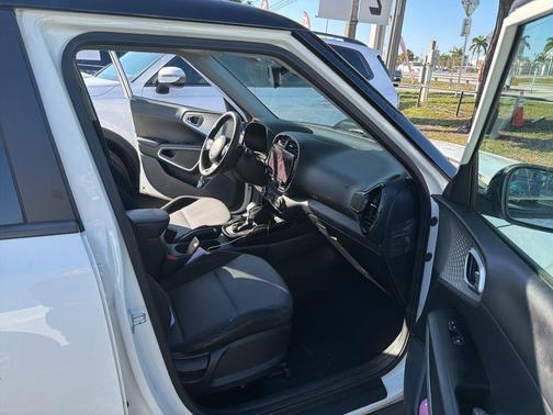 2023 Kia Soul S