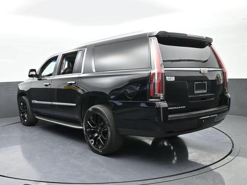 2018 Cadillac Escalade ESV Luxury