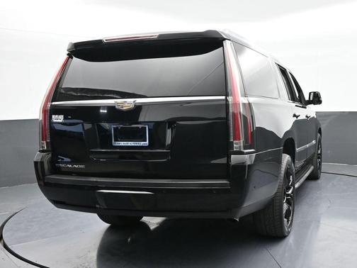 2018 Cadillac Escalade ESV Luxury