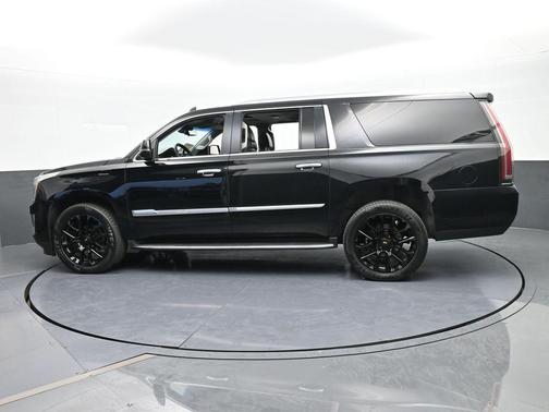 2018 Cadillac Escalade ESV Luxury